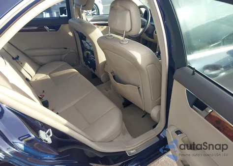 2010 Mercedes-Benz C 300 Luxury/Sport из США, поврежденный, VIN WDDGF5EB9AF463022